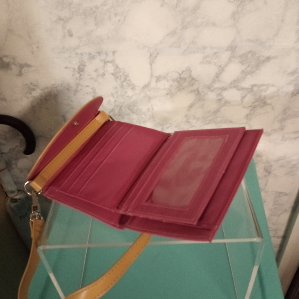 Handbag - Picture 5 of 8